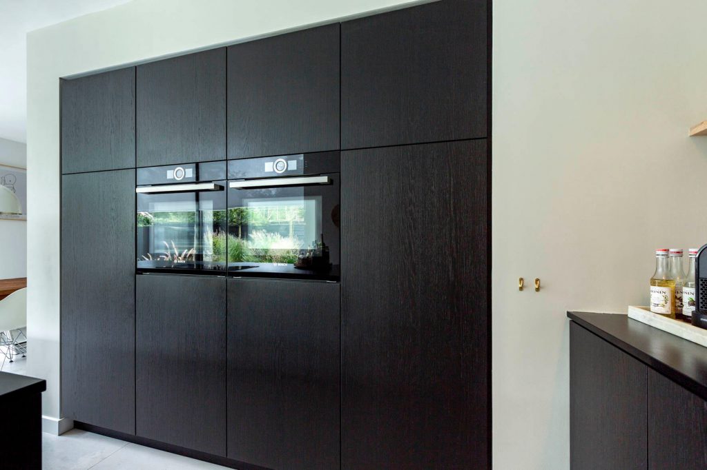 keuken laten maken, keuken bouwer, op maat keukens, op maat gemaakte keukens, luxe keukens, vogels keukens Helmond, Nuenen, Waalre, Stiphout, Liessel, Helmond, Eindhoven, Bladel, Pijnacker, Rotterdam Vlakinbouw inductiekookplaat - Keuken in Regio Rotterdam, Koperkleurige spoelbakRonde deuren hoge kast, Composiet werkblad, Recirculatie schuine afzuigkap, Ronde vormen bij keuken, Keukenblad van Balsabeton "Robuste", Apparatenwand met rustiek eiken fineer, Wandmeubel passend bij keuken, Keukeneiland met Balsabeton werkblad, Industriële keuken met betonnen blad, Quooker reservoir weggewerkt achter ladefrontenDoorlopende houtnerf in fronten, Twist stopcontact in werkblad, Betonnen aanrechtblad met vlakinbouw kookplaat, Kookeiland met eiken fineer greeplijsten, Schiereiland met laden push-to-open, Inductiekookplaat met geïntegreerde afzuiging, Elektrische push-to-open op een koelkast,RVS keukenblad met vlakinbouw inductiekookplaat, Maatkeuken in Utrecht, Volledig geïntegreerde spoelbak in rvs keukenblad, Knoppen Bora Professional, Bora geïntegreerde afzuiging, Bora Professional, Oven onder het aanrechtblad, RVS keukenblad met spuitwerk fronten, luxe keukenapparatuur in maatwerk keuken, digitale tekening keuken op maat, technische tekening kastenwand, stopcontacten maatwerk kookeiland, besteklade op maat keuken, modern rvs keukenblad werkblad op maat, landelijke keuken op maat met kookeiland, maatwerk rvs keukenblad met glazen achterwand, smeg koelkast in moderne maatwerk keuken, deurrek kastsysteem in staande keukenkast op maat, lemans keukensysteem keukenkast, afvalemmers en afvalsortering kastsysteem keukens, apothekerskast keukenkastsysteem, magic corner keukenkastsysteem, technische tekening keuken op maat, sample materialen keuken op maat, luxe keukenkast op maat met spuitwerk, moderne abstracte keukenkast op maat, luxe maatwerk keuken met kastenwand, greeploze keuken op maat, zwarte quooker kraan met spoelbak,push-to-open lade moderne keuken, meerdere binnenladen kastsysteem in moderne maatwerk keuken, natuursteen maatwerk stollenwand, liebherr wijnklimaatkast in moderne keuken op maat,bora kookplaat met ingebouwde afzuiging, natuursteen stollenwand en greeploze keukenkast, moderne mat zwarte quooker kraan en spoelbak, keuken kastenwand met inbouwapparatuur, maatwerk keuken met natuurstenen keukenblad, hout look keuken op maat,houten maatwerk keuken met tegel achterwand, moderne verlichting in houden keuken op maat,landelijke houten keuken op maat met moderne verlichting, bronzen quooker kraan en spoelbak op zwart kookeiland op maat, apothekerskast keukenkastsysteem met greeplijst in maatwerk kastenwand,maatwerk klassieke keuken met fornuis, terrazzo keukenblad en spoelbak op maat met ingelegde tegeltjes