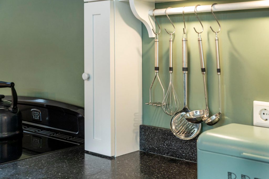 keuken laten maken, keuken bouwer, op maat keukens, op maat gemaakte keukens, luxe keukens, vogels keukens Helmond, Nuenen, Waalre, Stiphout, Liessel, Helmond, Eindhoven, Bladel, Pijnacker, Rotterdam Vlakinbouw inductiekookplaat - Keuken in Regio Rotterdam, Koperkleurige spoelbakRonde deuren hoge kast, Composiet werkblad, Recirculatie schuine afzuigkap, Ronde vormen bij keuken, Keukenblad van Balsabeton "Robuste", Apparatenwand met rustiek eiken fineer, Wandmeubel passend bij keuken, Keukeneiland met Balsabeton werkblad, Industriële keuken met betonnen blad, Quooker reservoir weggewerkt achter ladefrontenDoorlopende houtnerf in fronten, Twist stopcontact in werkblad, Betonnen aanrechtblad met vlakinbouw kookplaat, Kookeiland met eiken fineer greeplijsten, Schiereiland met laden push-to-open, Inductiekookplaat met geïntegreerde afzuiging, Elektrische push-to-open op een koelkast,RVS keukenblad met vlakinbouw inductiekookplaat, Maatkeuken in Utrecht, Volledig geïntegreerde spoelbak in rvs keukenblad, Knoppen Bora Professional, Bora geïntegreerde afzuiging, Bora Professional, Oven onder het aanrechtblad, RVS keukenblad met spuitwerk fronten, luxe keukenapparatuur in maatwerk keuken, digitale tekening keuken op maat, technische tekening kastenwand, stopcontacten maatwerk kookeiland, besteklade op maat keuken, modern rvs keukenblad werkblad op maat, landelijke keuken op maat met kookeiland, maatwerk rvs keukenblad met glazen achterwand, smeg koelkast in moderne maatwerk keuken, deurrek kastsysteem in staande keukenkast op maat, lemans keukensysteem keukenkast, afvalemmers en afvalsortering kastsysteem keukens, apothekerskast keukenkastsysteem, magic corner keukenkastsysteem, technische tekening keuken op maat, sample materialen keuken op maat, luxe keukenkast op maat met spuitwerk, moderne abstracte keukenkast op maat, luxe maatwerk keuken met kastenwand, greeploze keuken op maat, zwarte quooker kraan met spoelbak,push-to-open lade moderne keuken, meerdere binnenladen kastsysteem in moderne maatwerk keuken, natuursteen maatwerk stollenwand, liebherr wijnklimaatkast in moderne keuken op maat,bora kookplaat met ingebouwde afzuiging, natuursteen stollenwand en greeploze keukenkast, moderne mat zwarte quooker kraan en spoelbak, keuken kastenwand met inbouwapparatuur, maatwerk keuken met natuurstenen keukenblad, hout look keuken op maat,houten maatwerk keuken met tegel achterwand, moderne verlichting in houden keuken op maat,landelijke houten keuken op maat met moderne verlichting, bronzen quooker kraan en spoelbak op zwart kookeiland op maat, apothekerskast keukenkastsysteem met greeplijst in maatwerk kastenwand,maatwerk klassieke keuken met fornuis, terrazzo keukenblad en spoelbak op maat met ingelegde tegeltjes