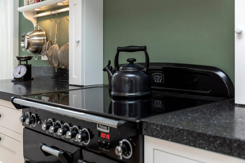keuken laten maken, keuken bouwer, op maat keukens, op maat gemaakte keukens, luxe keukens, vogels keukens Helmond, Nuenen, Waalre, Stiphout, Liessel, Helmond, Eindhoven, Bladel, Pijnacker, Rotterdam Vlakinbouw inductiekookplaat - Keuken in Regio Rotterdam, Koperkleurige spoelbakRonde deuren hoge kast, Composiet werkblad, Recirculatie schuine afzuigkap, Ronde vormen bij keuken, Keukenblad van Balsabeton "Robuste", Apparatenwand met rustiek eiken fineer, Wandmeubel passend bij keuken, Keukeneiland met Balsabeton werkblad, Industriële keuken met betonnen blad, Quooker reservoir weggewerkt achter ladefrontenDoorlopende houtnerf in fronten, Twist stopcontact in werkblad, Betonnen aanrechtblad met vlakinbouw kookplaat, Kookeiland met eiken fineer greeplijsten, Schiereiland met laden push-to-open, Inductiekookplaat met geïntegreerde afzuiging, Elektrische push-to-open op een koelkast,RVS keukenblad met vlakinbouw inductiekookplaat, Maatkeuken in Utrecht, Volledig geïntegreerde spoelbak in rvs keukenblad, Knoppen Bora Professional, Bora geïntegreerde afzuiging, Bora Professional, Oven onder het aanrechtblad, RVS keukenblad met spuitwerk fronten, luxe keukenapparatuur in maatwerk keuken, digitale tekening keuken op maat, technische tekening kastenwand, stopcontacten maatwerk kookeiland, besteklade op maat keuken, modern rvs keukenblad werkblad op maat, landelijke keuken op maat met kookeiland, maatwerk rvs keukenblad met glazen achterwand, smeg koelkast in moderne maatwerk keuken, deurrek kastsysteem in staande keukenkast op maat, lemans keukensysteem keukenkast, afvalemmers en afvalsortering kastsysteem keukens, apothekerskast keukenkastsysteem, magic corner keukenkastsysteem, technische tekening keuken op maat, sample materialen keuken op maat, luxe keukenkast op maat met spuitwerk, moderne abstracte keukenkast op maat, luxe maatwerk keuken met kastenwand, greeploze keuken op maat, zwarte quooker kraan met spoelbak,push-to-open lade moderne keuken, meerdere binnenladen kastsysteem in moderne maatwerk keuken, natuursteen maatwerk stollenwand, liebherr wijnklimaatkast in moderne keuken op maat,bora kookplaat met ingebouwde afzuiging, natuursteen stollenwand en greeploze keukenkast, moderne mat zwarte quooker kraan en spoelbak, keuken kastenwand met inbouwapparatuur, maatwerk keuken met natuurstenen keukenblad, hout look keuken op maat,houten maatwerk keuken met tegel achterwand, moderne verlichting in houden keuken op maat,landelijke houten keuken op maat met moderne verlichting, bronzen quooker kraan en spoelbak op zwart kookeiland op maat, apothekerskast keukenkastsysteem met greeplijst in maatwerk kastenwand,maatwerk klassieke keuken met fornuis, terrazzo keukenblad en spoelbak op maat met ingelegde tegeltjes
