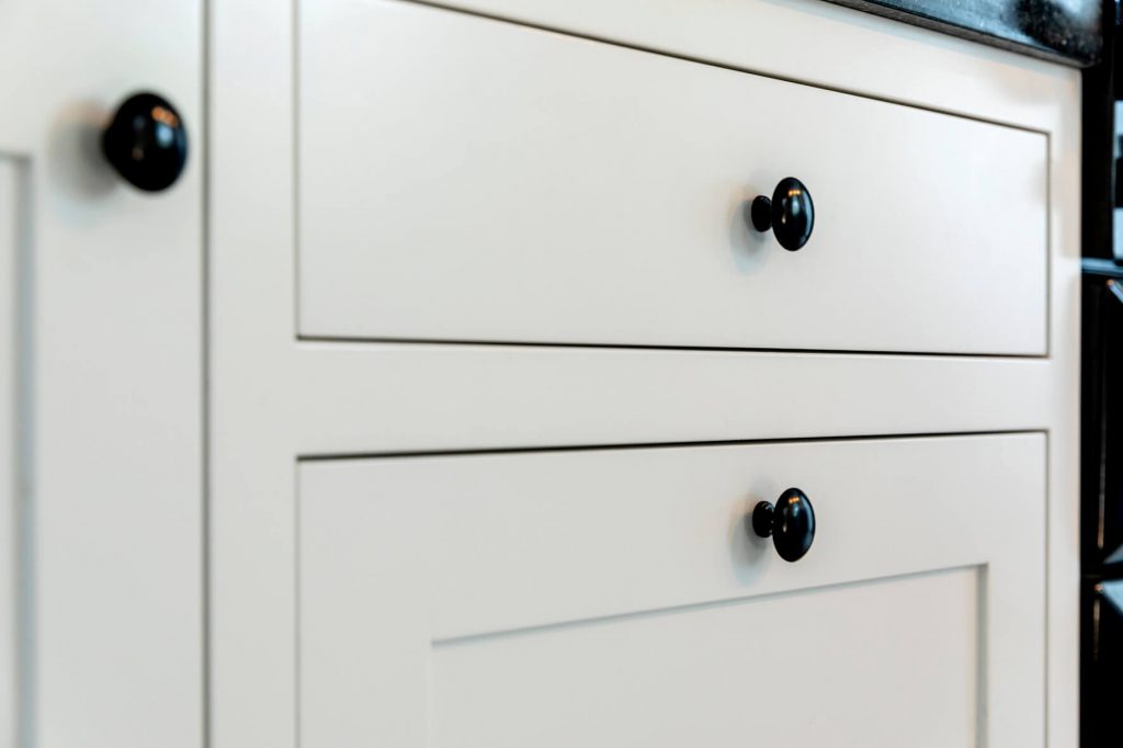 keuken laten maken, keuken bouwer, op maat keukens, op maat gemaakte keukens, luxe keukens, vogels keukens Helmond, Nuenen, Waalre, Stiphout, Liessel, Helmond, Eindhoven, Bladel, Pijnacker, Rotterdam Vlakinbouw inductiekookplaat - Keuken in Regio Rotterdam, Koperkleurige spoelbakRonde deuren hoge kast, Composiet werkblad, Recirculatie schuine afzuigkap, Ronde vormen bij keuken, Keukenblad van Balsabeton "Robuste", Apparatenwand met rustiek eiken fineer, Wandmeubel passend bij keuken, Keukeneiland met Balsabeton werkblad, Industriële keuken met betonnen blad, Quooker reservoir weggewerkt achter ladefrontenDoorlopende houtnerf in fronten, Twist stopcontact in werkblad, Betonnen aanrechtblad met vlakinbouw kookplaat, Kookeiland met eiken fineer greeplijsten, Schiereiland met laden push-to-open, Inductiekookplaat met geïntegreerde afzuiging, Elektrische push-to-open op een koelkast,RVS keukenblad met vlakinbouw inductiekookplaat, Maatkeuken in Utrecht, Volledig geïntegreerde spoelbak in rvs keukenblad, Knoppen Bora Professional, Bora geïntegreerde afzuiging, Bora Professional, Oven onder het aanrechtblad, RVS keukenblad met spuitwerk fronten, luxe keukenapparatuur in maatwerk keuken, digitale tekening keuken op maat, technische tekening kastenwand, stopcontacten maatwerk kookeiland, besteklade op maat keuken, modern rvs keukenblad werkblad op maat, landelijke keuken op maat met kookeiland, maatwerk rvs keukenblad met glazen achterwand, smeg koelkast in moderne maatwerk keuken, deurrek kastsysteem in staande keukenkast op maat, lemans keukensysteem keukenkast, afvalemmers en afvalsortering kastsysteem keukens, apothekerskast keukenkastsysteem, magic corner keukenkastsysteem, technische tekening keuken op maat, sample materialen keuken op maat, luxe keukenkast op maat met spuitwerk, moderne abstracte keukenkast op maat, luxe maatwerk keuken met kastenwand, greeploze keuken op maat, zwarte quooker kraan met spoelbak,push-to-open lade moderne keuken, meerdere binnenladen kastsysteem in moderne maatwerk keuken, natuursteen maatwerk stollenwand, liebherr wijnklimaatkast in moderne keuken op maat,bora kookplaat met ingebouwde afzuiging, natuursteen stollenwand en greeploze keukenkast, moderne mat zwarte quooker kraan en spoelbak, keuken kastenwand met inbouwapparatuur, maatwerk keuken met natuurstenen keukenblad, hout look keuken op maat,houten maatwerk keuken met tegel achterwand, moderne verlichting in houden keuken op maat,landelijke houten keuken op maat met moderne verlichting, bronzen quooker kraan en spoelbak op zwart kookeiland op maat, apothekerskast keukenkastsysteem met greeplijst in maatwerk kastenwand,maatwerk klassieke keuken met fornuis, terrazzo keukenblad en spoelbak op maat met ingelegde tegeltjes