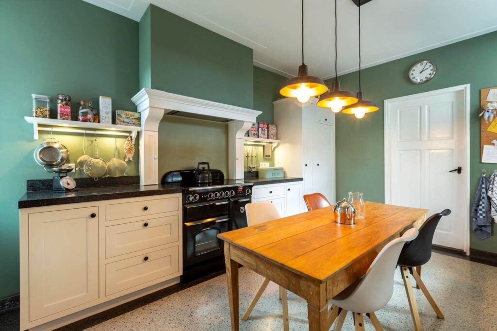 keuken laten maken, keuken bouwer, op maat keukens, op maat gemaakte keukens, luxe keukens, vogels keukens Helmond, Nuenen, Waalre, Stiphout, Liessel, Helmond, Eindhoven, Bladel, Pijnacker, Rotterdam Vlakinbouw inductiekookplaat - Keuken in Regio Rotterdam, Koperkleurige spoelbakRonde deuren hoge kast, Composiet werkblad, Recirculatie schuine afzuigkap, Ronde vormen bij keuken, Keukenblad van Balsabeton "Robuste", Apparatenwand met rustiek eiken fineer, Wandmeubel passend bij keuken, Keukeneiland met Balsabeton werkblad, Industriële keuken met betonnen blad, Quooker reservoir weggewerkt achter ladefrontenDoorlopende houtnerf in fronten, Twist stopcontact in werkblad, Betonnen aanrechtblad met vlakinbouw kookplaat, Kookeiland met eiken fineer greeplijsten, Schiereiland met laden push-to-open, Inductiekookplaat met geïntegreerde afzuiging, Elektrische push-to-open op een koelkast,RVS keukenblad met vlakinbouw inductiekookplaat, Maatkeuken in Utrecht, Volledig geïntegreerde spoelbak in rvs keukenblad, Knoppen Bora Professional, Bora geïntegreerde afzuiging, Bora Professional, Oven onder het aanrechtblad, RVS keukenblad met spuitwerk fronten, luxe keukenapparatuur in maatwerk keuken, digitale tekening keuken op maat, technische tekening kastenwand, stopcontacten maatwerk kookeiland, besteklade op maat keuken, modern rvs keukenblad werkblad op maat, landelijke keuken op maat met kookeiland, maatwerk rvs keukenblad met glazen achterwand, smeg koelkast in moderne maatwerk keuken, deurrek kastsysteem in staande keukenkast op maat, lemans keukensysteem keukenkast, afvalemmers en afvalsortering kastsysteem keukens, apothekerskast keukenkastsysteem, magic corner keukenkastsysteem, technische tekening keuken op maat, sample materialen keuken op maat, luxe keukenkast op maat met spuitwerk, moderne abstracte keukenkast op maat, luxe maatwerk keuken met kastenwand, greeploze keuken op maat, zwarte quooker kraan met spoelbak,push-to-open lade moderne keuken, meerdere binnenladen kastsysteem in moderne maatwerk keuken, natuursteen maatwerk stollenwand, liebherr wijnklimaatkast in moderne keuken op maat,bora kookplaat met ingebouwde afzuiging, natuursteen stollenwand en greeploze keukenkast, moderne mat zwarte quooker kraan en spoelbak, keuken kastenwand met inbouwapparatuur, maatwerk keuken met natuurstenen keukenblad, hout look keuken op maat,houten maatwerk keuken met tegel achterwand, moderne verlichting in houden keuken op maat,landelijke houten keuken op maat met moderne verlichting, bronzen quooker kraan en spoelbak op zwart kookeiland op maat, apothekerskast keukenkastsysteem met greeplijst in maatwerk kastenwand,maatwerk klassieke keuken met fornuis