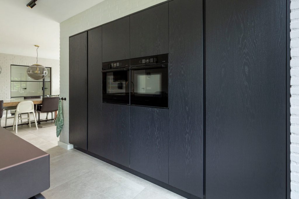 keuken laten maken, keuken bouwer, op maat keukens, op maat gemaakte keukens, luxe keukens, vogels keukens Helmond, Nuenen, Waalre, Stiphout, Liessel, Helmond, Eindhoven, Bladel, Pijnacker, Rotterdam Vlakinbouw inductiekookplaat - Keuken in Regio Rotterdam, Koperkleurige spoelbakRonde deuren hoge kast, Composiet werkblad, Recirculatie schuine afzuigkap, Ronde vormen bij keuken, Keukenblad van Balsabeton "Robuste", Apparatenwand met rustiek eiken fineer, Wandmeubel passend bij keuken, Keukeneiland met Balsabeton werkblad, Industriële keuken met betonnen blad, Quooker reservoir weggewerkt achter ladefrontenDoorlopende houtnerf in fronten, Twist stopcontact in werkblad, Betonnen aanrechtblad met vlakinbouw kookplaat, Kookeiland met eiken fineer greeplijsten, Schiereiland met laden push-to-open, Inductiekookplaat met geïntegreerde afzuiging, Elektrische push-to-open op een koelkast,RVS keukenblad met vlakinbouw inductiekookplaat, Maatkeuken in Utrecht, Volledig geïntegreerde spoelbak in rvs keukenblad, Knoppen Bora Professional, Bora geïntegreerde afzuiging, Bora Professional, Oven onder het aanrechtblad, RVS keukenblad met spuitwerk fronten, luxe keukenapparatuur in maatwerk keuken, digitale tekening keuken op maat, technische tekening kastenwand, stopcontacten maatwerk kookeiland, besteklade op maat keuken, modern rvs keukenblad werkblad op maat, landelijke keuken op maat met kookeiland, maatwerk rvs keukenblad met glazen achterwand, smeg koelkast in moderne maatwerk keuken, deurrek kastsysteem in staande keukenkast op maat, lemans keukensysteem keukenkast, afvalemmers en afvalsortering kastsysteem keukens, apothekerskast keukenkastsysteem, magic corner keukenkastsysteem, technische tekening keuken op maat, sample materialen keuken op maat, luxe keukenkast op maat met spuitwerk, moderne abstracte keukenkast op maat, luxe maatwerk keuken met kastenwand, greeploze keuken op maat, zwarte quooker kraan met spoelbak,push-to-open lade moderne keuken, meerdere binnenladen kastsysteem in moderne maatwerk keuken, natuursteen maatwerk stollenwand, liebherr wijnklimaatkast in moderne keuken op maat,bora kookplaat met ingebouwde afzuiging, natuursteen stollenwand en greeploze keukenkast, moderne mat zwarte quooker kraan en spoelbak, keuken kastenwand met inbouwapparatuur, maatwerk keuken met natuurstenen keukenblad, hout look keuken op maat,houten maatwerk keuken met tegel achterwand, moderne verlichting in houden keuken op maat,landelijke houten keuken op maat met moderne verlichting