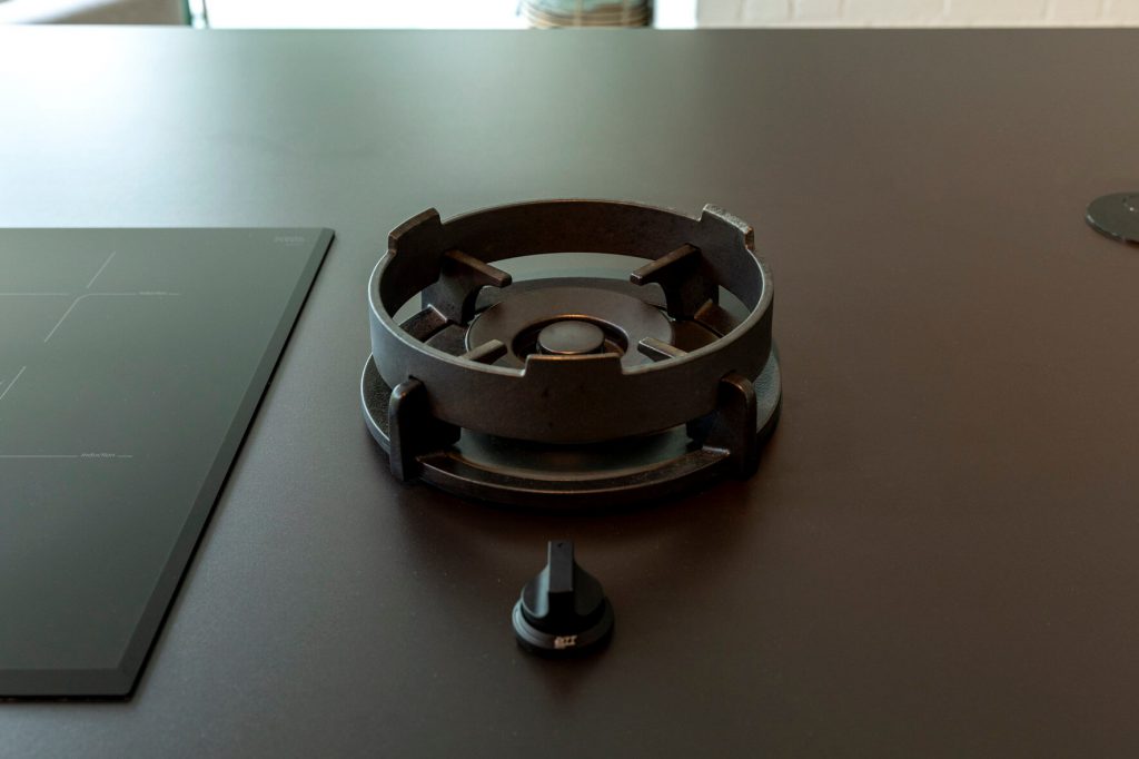 keuken laten maken, keuken bouwer, op maat keukens, op maat gemaakte keukens, luxe keukens, vogels keukens Helmond, Nuenen, Waalre, Stiphout, Liessel, Helmond, Eindhoven, Bladel, Pijnacker, Rotterdam Vlakinbouw inductiekookplaat - Keuken in Regio Rotterdam, Koperkleurige spoelbakRonde deuren hoge kast, Composiet werkblad, Recirculatie schuine afzuigkap, Ronde vormen bij keuken, Keukenblad van Balsabeton "Robuste", Apparatenwand met rustiek eiken fineer, Wandmeubel passend bij keuken, Keukeneiland met Balsabeton werkblad, Industriële keuken met betonnen blad, Quooker reservoir weggewerkt achter ladefrontenDoorlopende houtnerf in fronten, Twist stopcontact in werkblad, Betonnen aanrechtblad met vlakinbouw kookplaat, Kookeiland met eiken fineer greeplijsten, Schiereiland met laden push-to-open, Inductiekookplaat met geïntegreerde afzuiging, Elektrische push-to-open op een koelkast,RVS keukenblad met vlakinbouw inductiekookplaat, Maatkeuken in Utrecht, Volledig geïntegreerde spoelbak in rvs keukenblad, Knoppen Bora Professional, Bora geïntegreerde afzuiging, Bora Professional, Oven onder het aanrechtblad, RVS keukenblad met spuitwerk fronten, luxe keukenapparatuur in maatwerk keuken, digitale tekening keuken op maat, technische tekening kastenwand, stopcontacten maatwerk kookeiland, besteklade op maat keuken, modern rvs keukenblad werkblad op maat, landelijke keuken op maat met kookeiland, maatwerk rvs keukenblad met glazen achterwand, smeg koelkast in moderne maatwerk keuken, deurrek kastsysteem in staande keukenkast op maat, lemans keukensysteem keukenkast, afvalemmers en afvalsortering kastsysteem keukens, apothekerskast keukenkastsysteem, magic corner keukenkastsysteem, technische tekening keuken op maat, sample materialen keuken op maat, luxe keukenkast op maat met spuitwerk, moderne abstracte keukenkast op maat, luxe maatwerk keuken met kastenwand, greeploze keuken op maat, zwarte quooker kraan met spoelbak,push-to-open lade moderne keuken, meerdere binnenladen kastsysteem in moderne maatwerk keuken, natuursteen maatwerk stollenwand, liebherr wijnklimaatkast in moderne keuken op maat,bora kookplaat met ingebouwde afzuiging, natuursteen stollenwand en greeploze keukenkast, moderne mat zwarte quooker kraan en spoelbak, keuken kastenwand met inbouwapparatuur, maatwerk keuken met natuurstenen keukenblad, hout look keuken op maat,houten maatwerk keuken met tegel achterwand, moderne verlichting in houden keuken op maat,landelijke houten keuken op maat met moderne verlichting, bronzen quooker kraan en spoelbak op zwart kookeiland op maat, apothekerskast keukenkastsysteem met greeplijst in maatwerk kastenwand